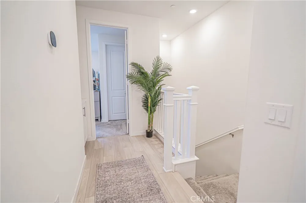 27154 Valley Oak Place Valencia, CA 91381