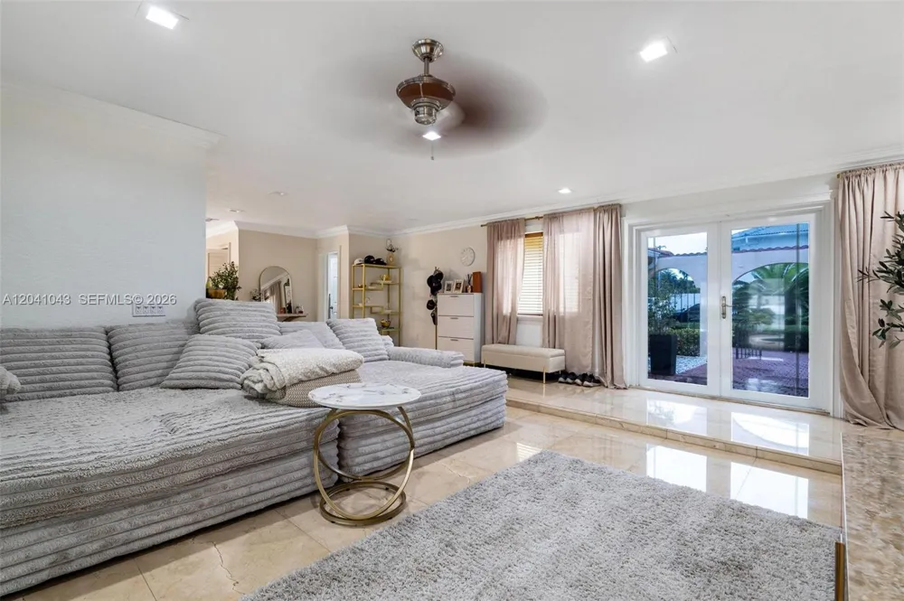 3220 NE 164th St North Miami Beach, FL 33160