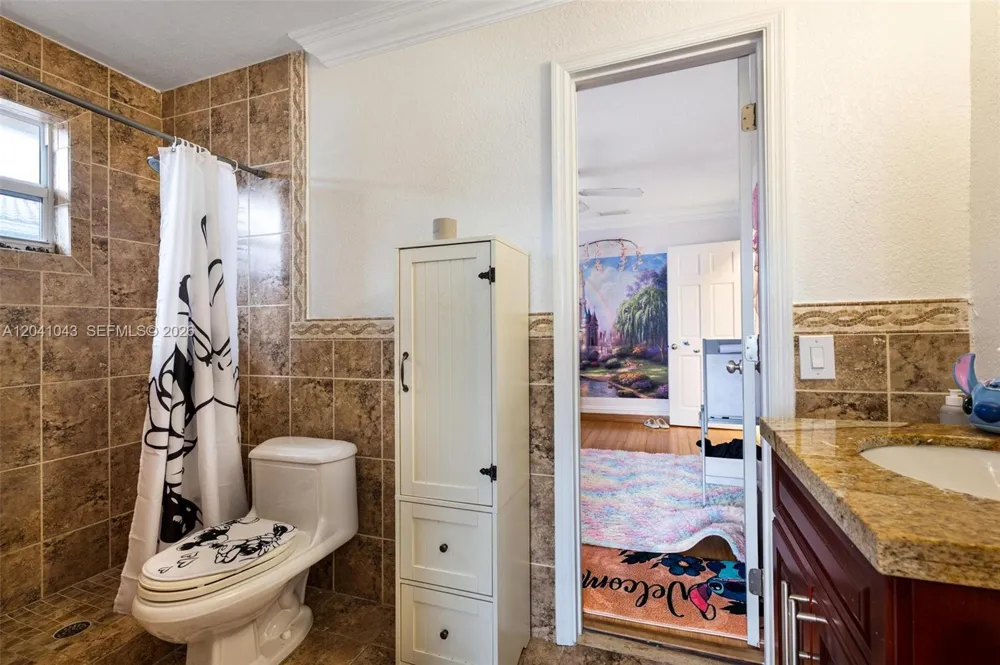 3220 NE 164th St North Miami Beach, FL 33160