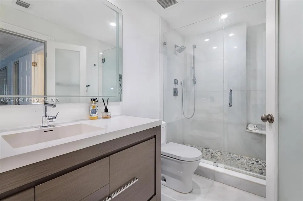 3220 NE 164th St North Miami Beach, FL 33160