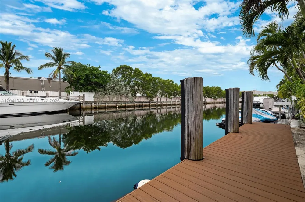 3220 NE 164th St North Miami Beach, FL 33160