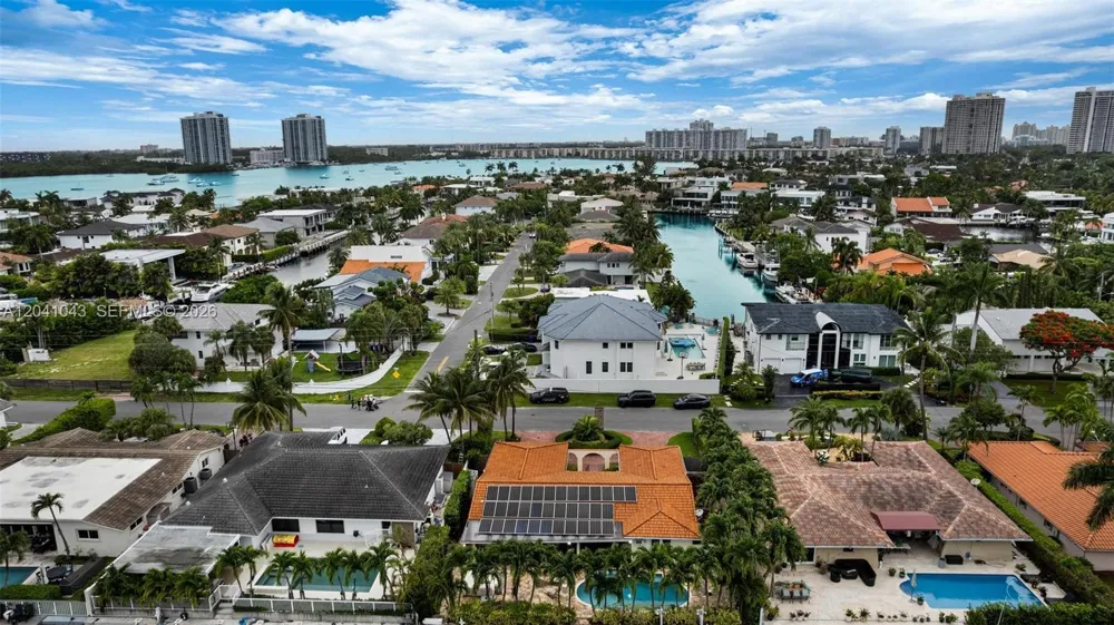 3220 NE 164th St North Miami Beach, FL 33160