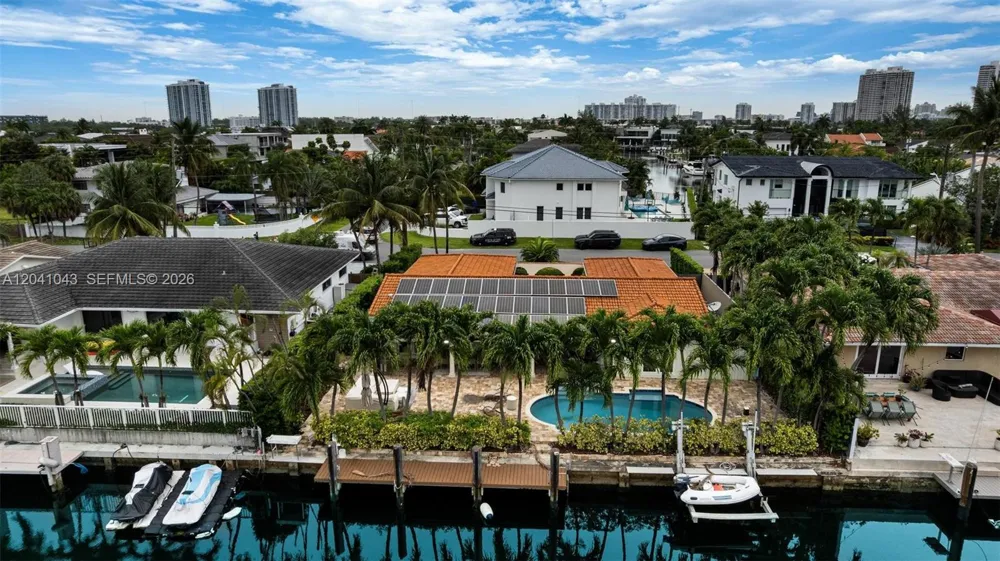 3220 NE 164th St North Miami Beach, FL 33160