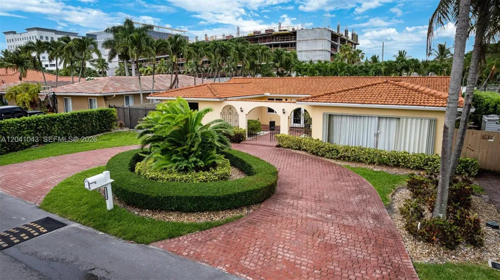 3220 NE 164th St North Miami Beach, FL 33160