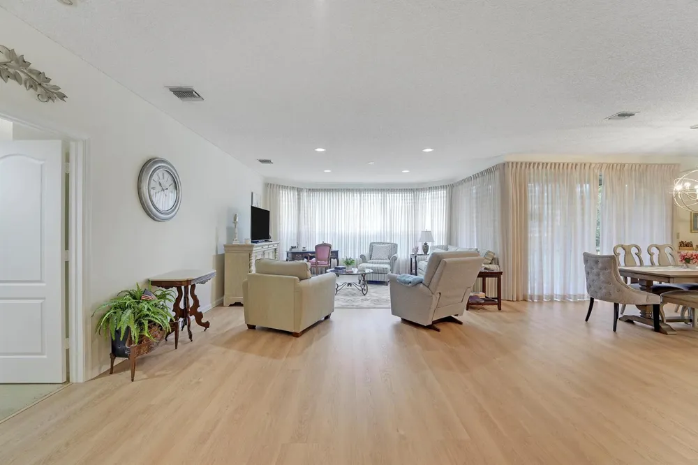 110 Legendary Circle Palm Beach Gardens, FL 33418