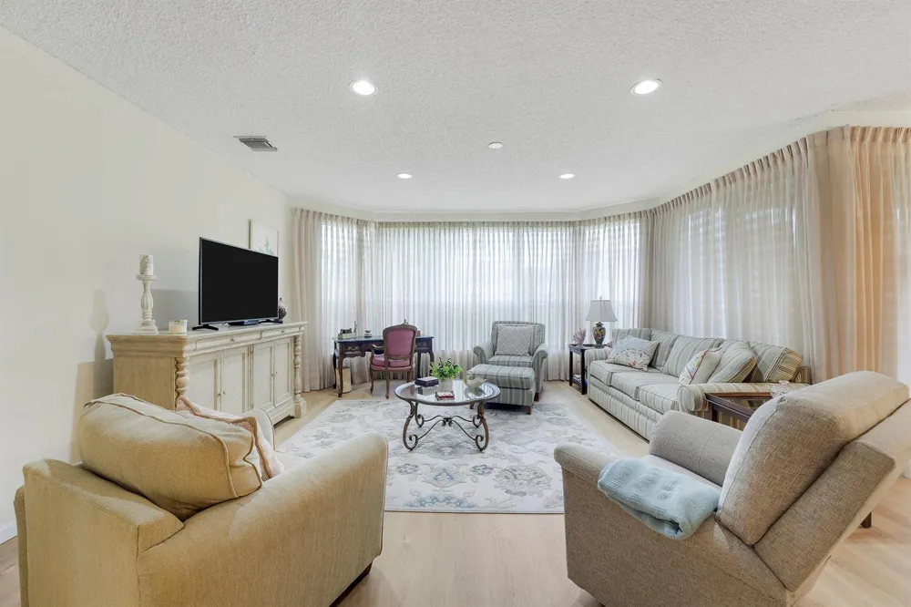 110 Legendary Circle Palm Beach Gardens, FL 33418