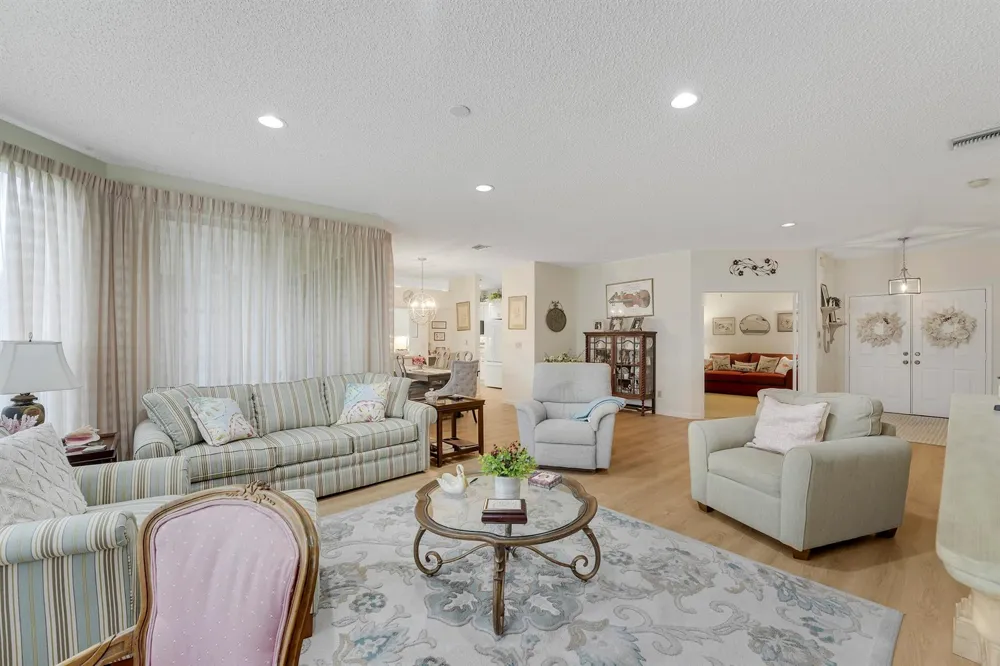 110 Legendary Circle Palm Beach Gardens, FL 33418