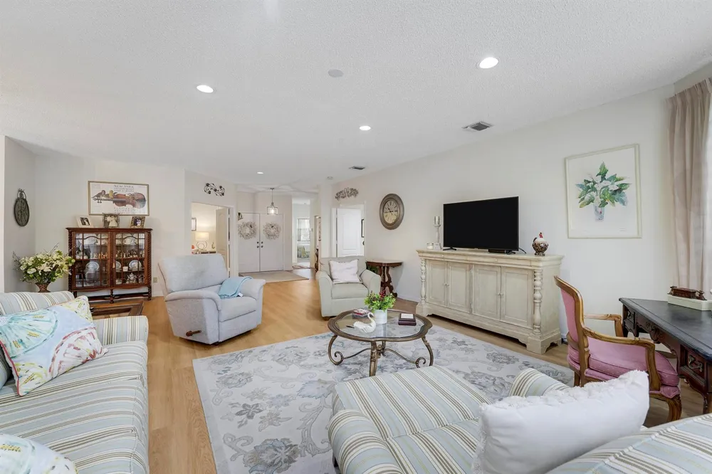 110 Legendary Circle Palm Beach Gardens, FL 33418