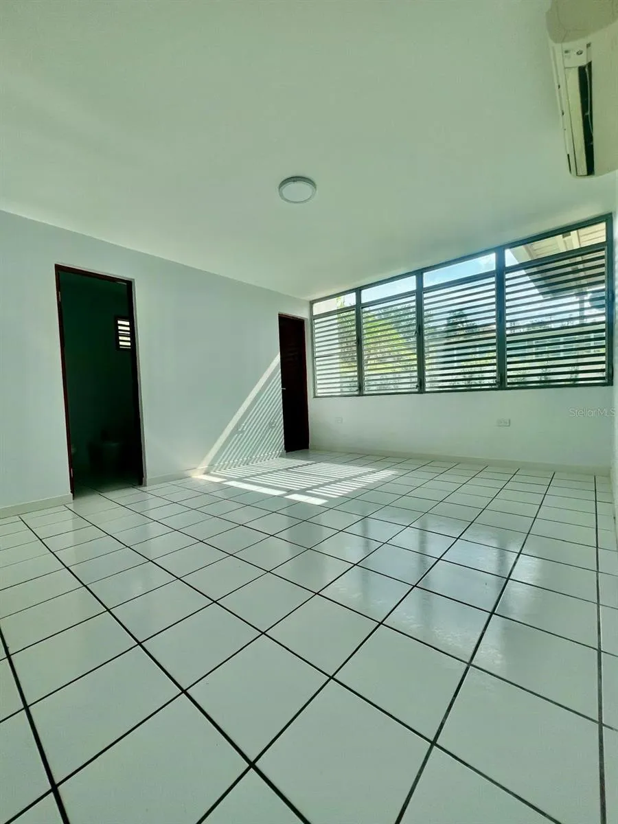 YAMIL GALIB PASEO LOS ROBLES #1614 Mayaguez, PR 00680