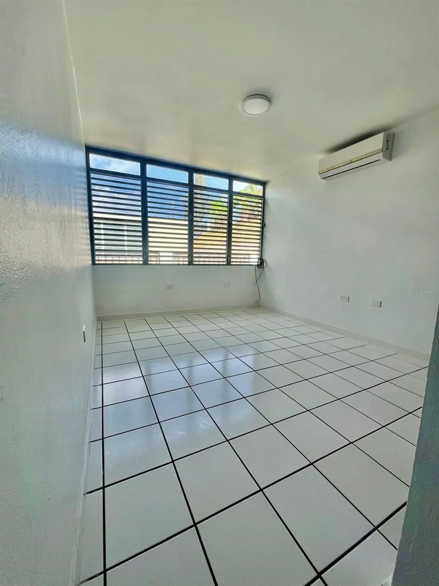 YAMIL GALIB PASEO LOS ROBLES #1614 Mayaguez, PR 00680