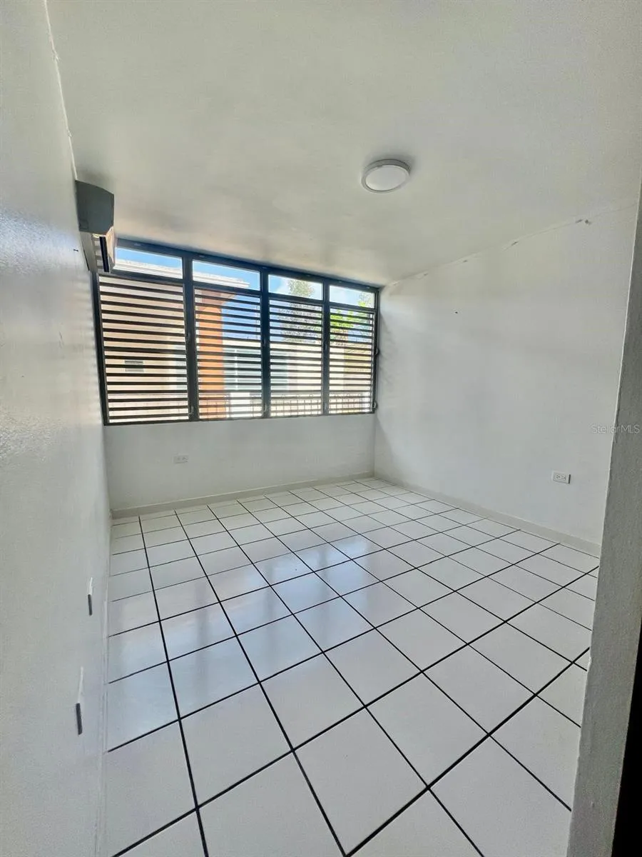 YAMIL GALIB PASEO LOS ROBLES #1614 Mayaguez, PR 00680