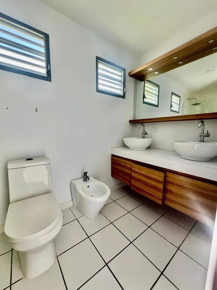 YAMIL GALIB PASEO LOS ROBLES #1614 Mayaguez, PR 00680