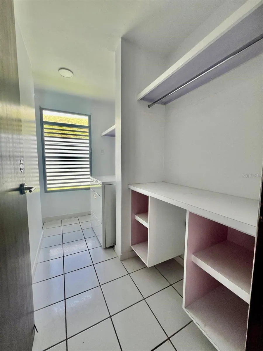 YAMIL GALIB PASEO LOS ROBLES #1614 Mayaguez, PR 00680
