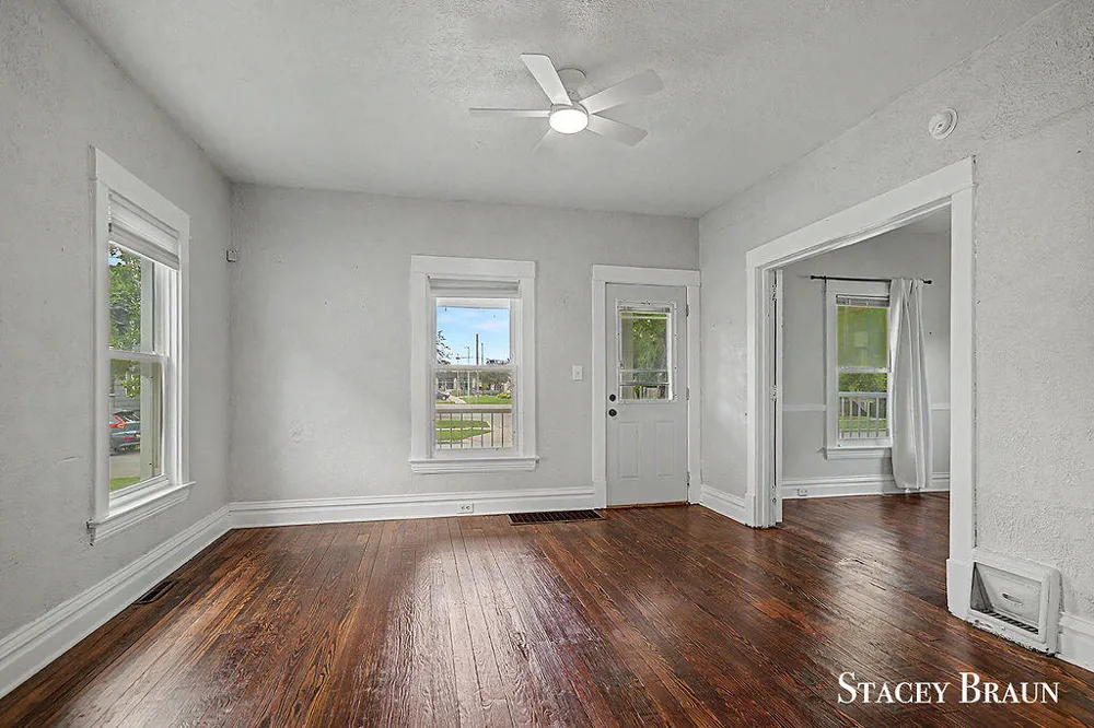 1009 Courtney Street NW Grand Rapids, MI 49504