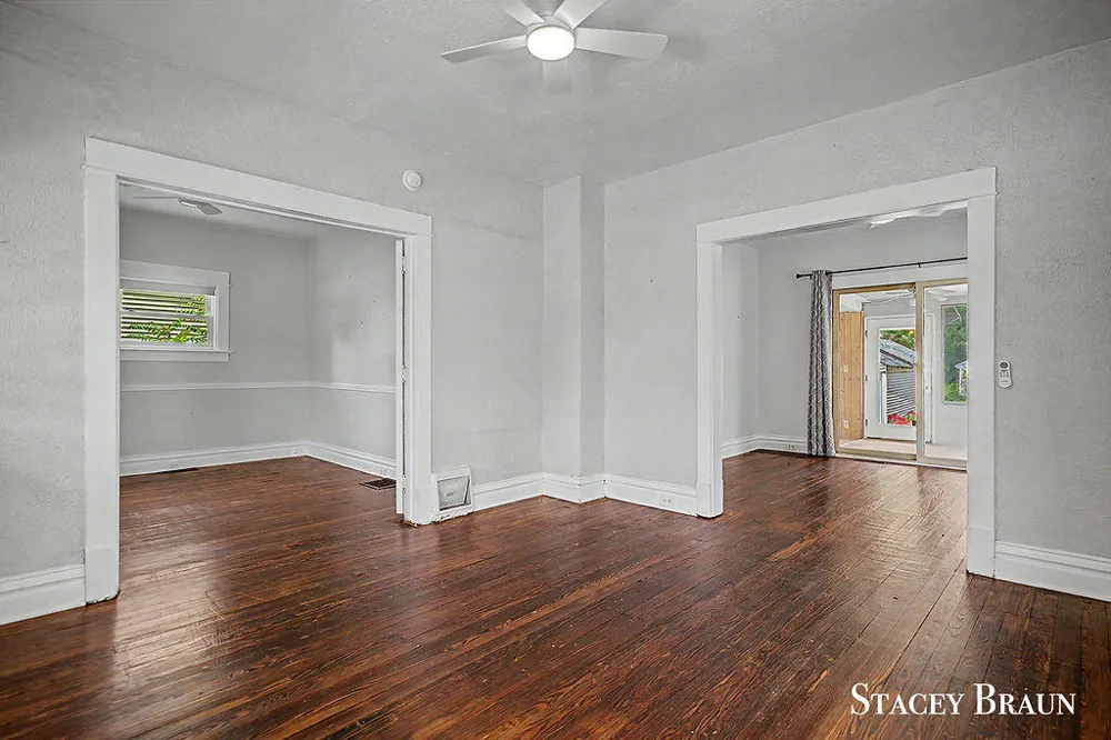 1009 Courtney Street NW Grand Rapids, MI 49504