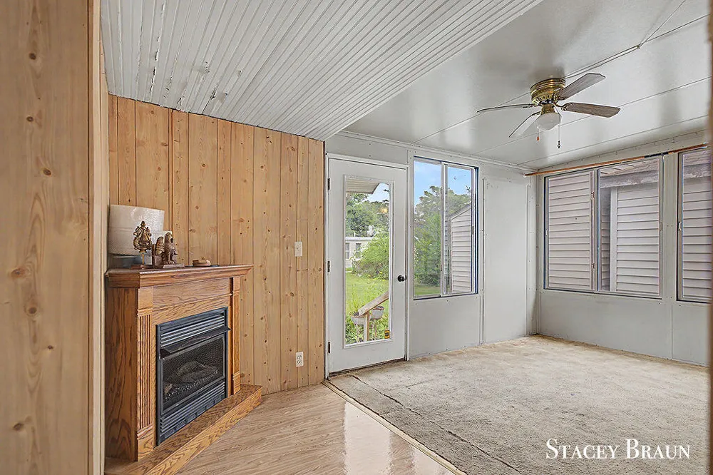 1009 Courtney Street NW Grand Rapids, MI 49504