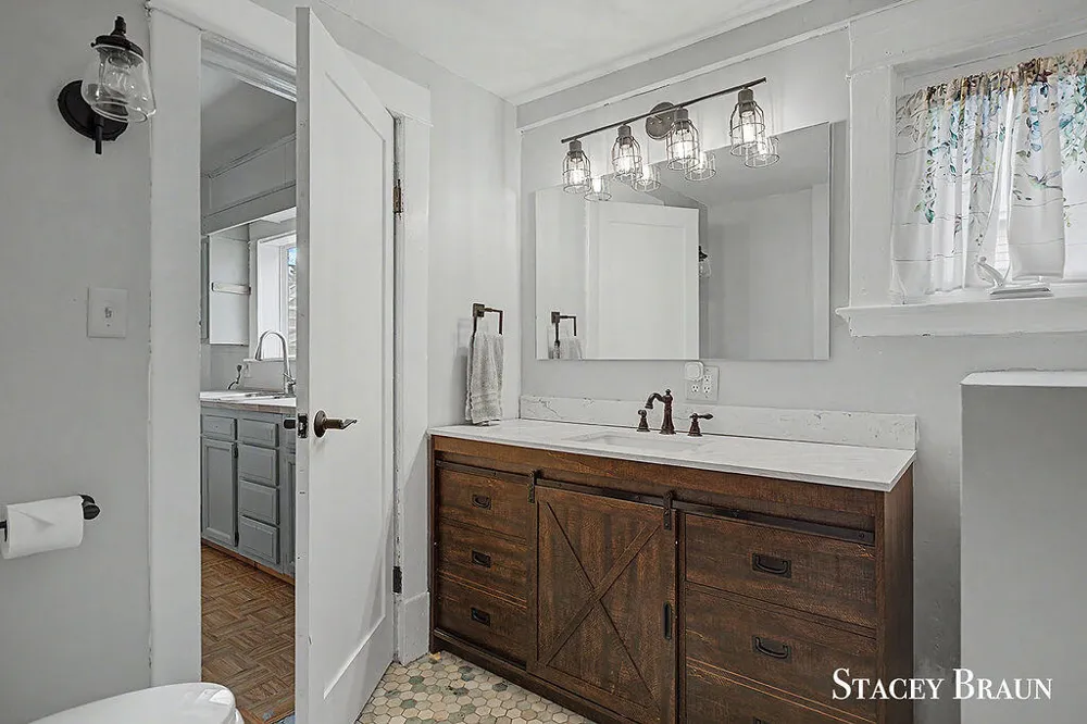 1009 Courtney Street NW Grand Rapids, MI 49504