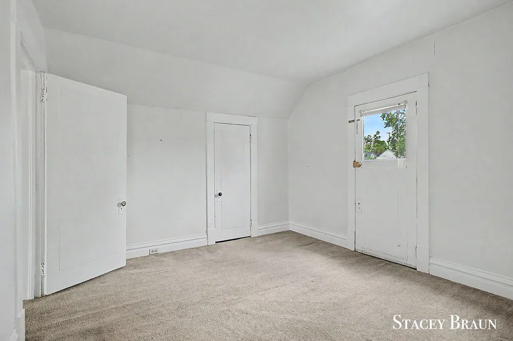 1009 Courtney Street NW Grand Rapids, MI 49504