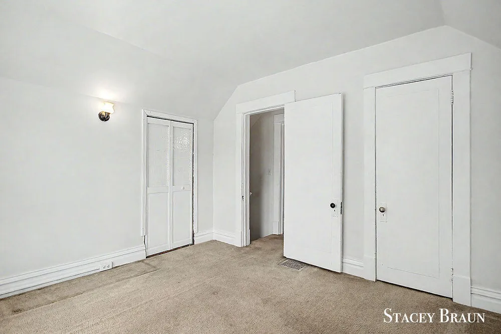 1009 Courtney Street NW Grand Rapids, MI 49504