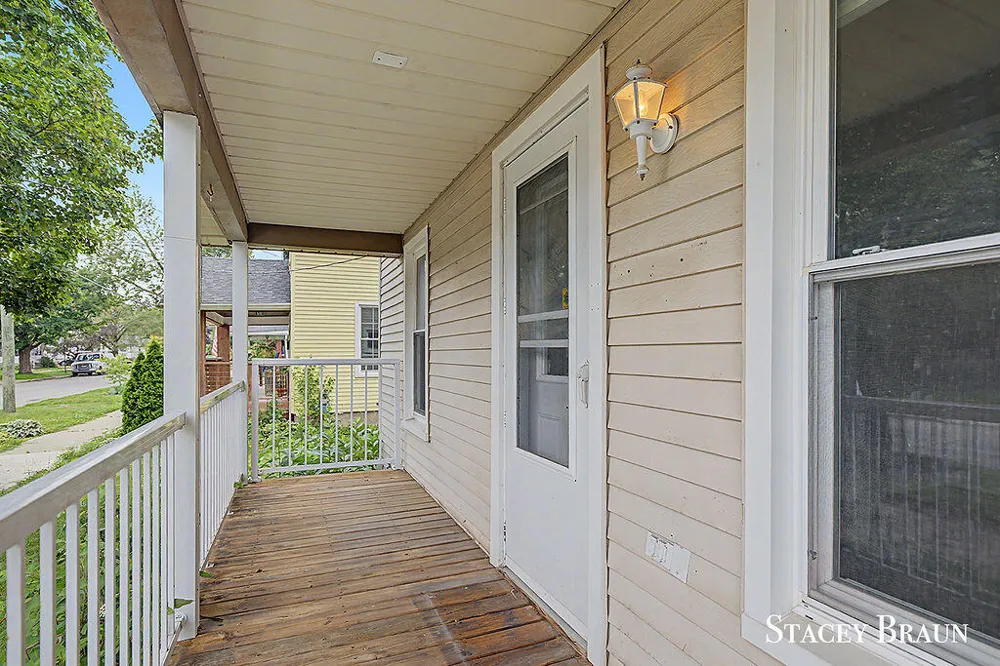1009 Courtney Street NW Grand Rapids, MI 49504
