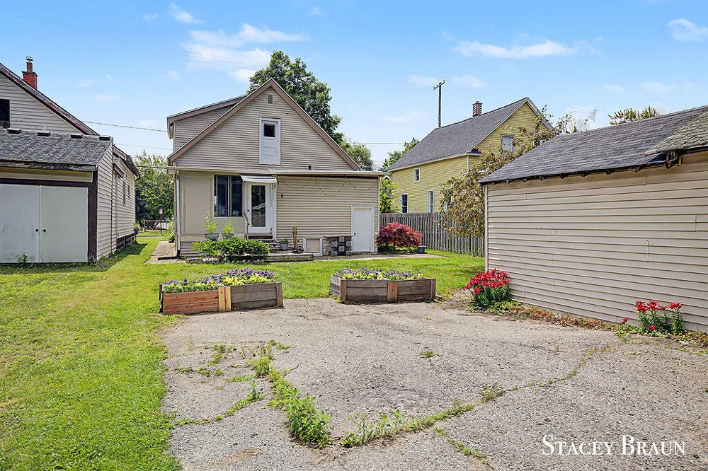 1009 Courtney Street NW Grand Rapids, MI 49504