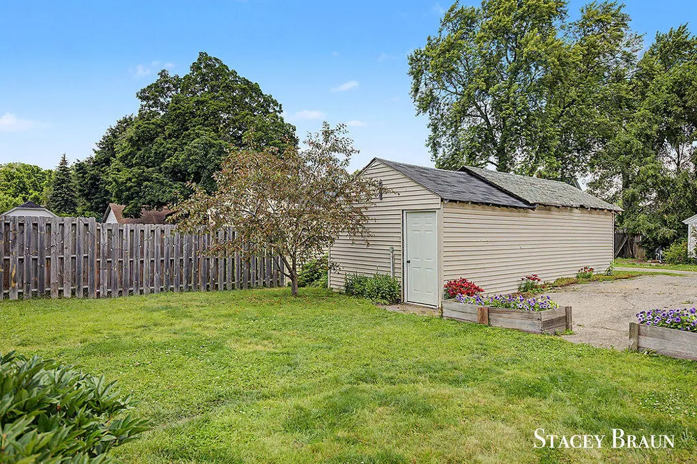 1009 Courtney Street NW Grand Rapids, MI 49504