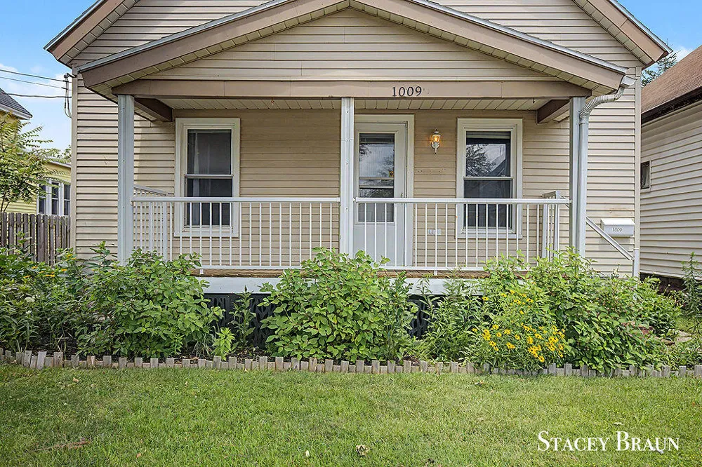1009 Courtney Street NW Grand Rapids, MI 49504