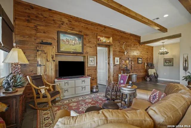 165 Settlers Comfort, TX 78013