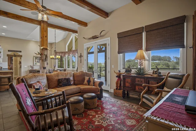 165 Settlers Comfort, TX 78013