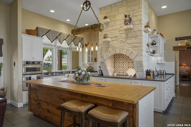 165 Settlers Comfort, TX 78013