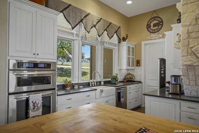 165 Settlers Comfort, TX 78013