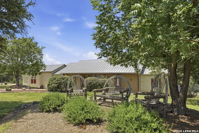 165 Settlers Comfort, TX 78013