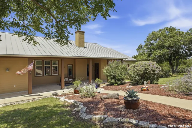165 Settlers Comfort, TX 78013
