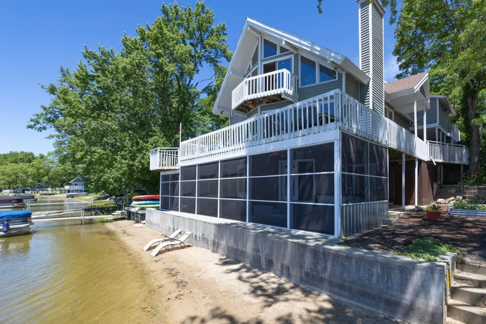 68388 Dailey Road Edwardsburg, MI 49112