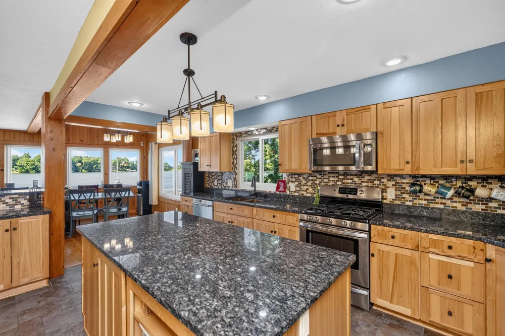 68388 Dailey Road Edwardsburg, MI 49112