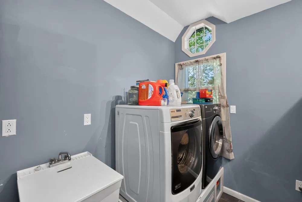 68388 Dailey Road Edwardsburg, MI 49112