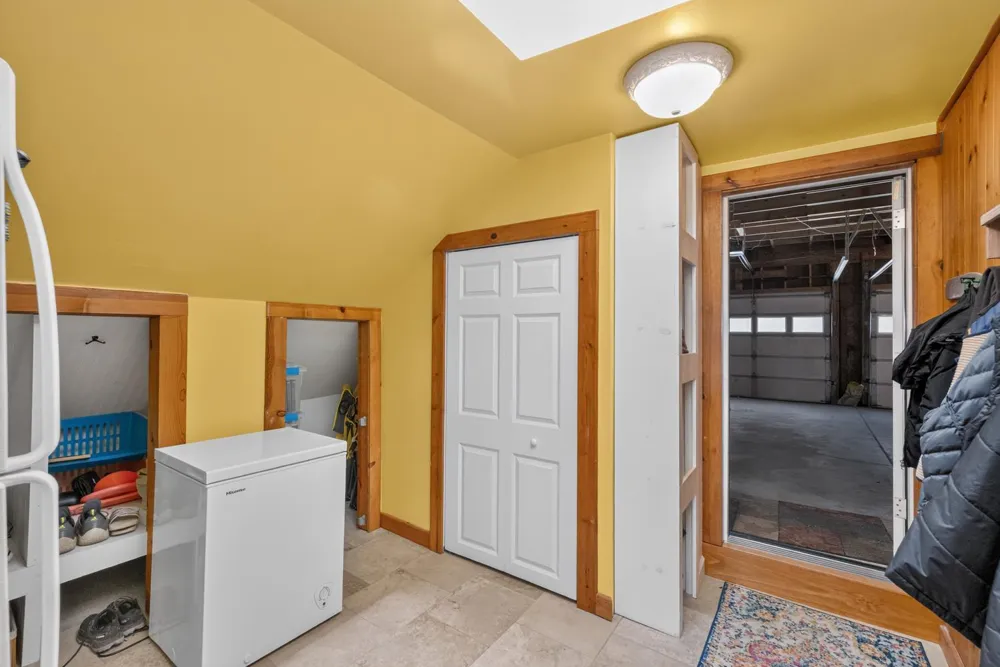 68388 Dailey Road Edwardsburg, MI 49112