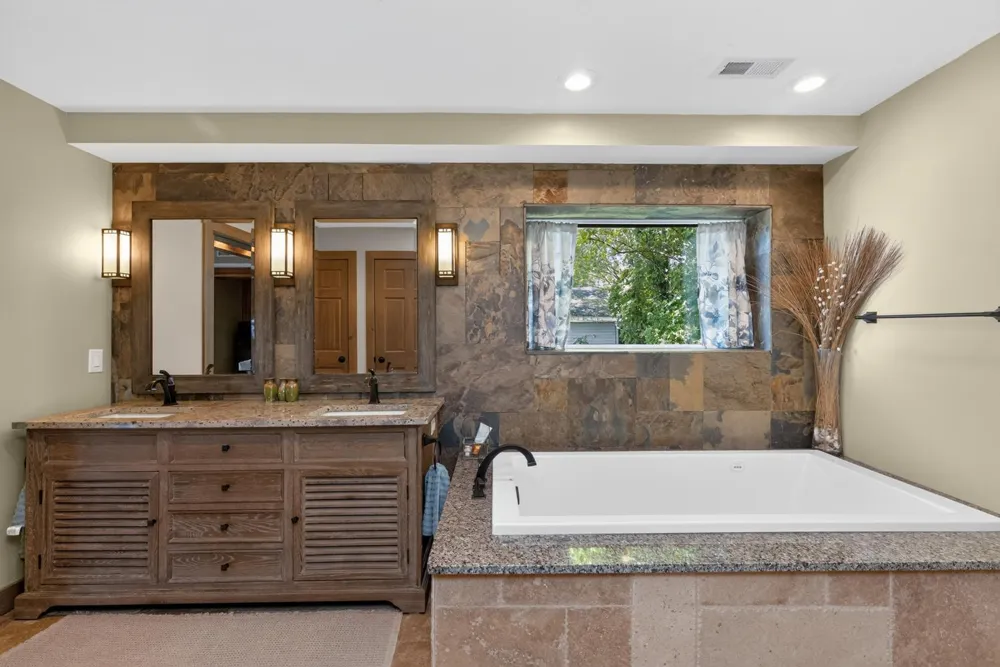 68388 Dailey Road Edwardsburg, MI 49112