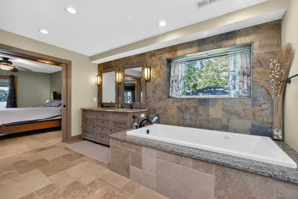 68388 Dailey Road Edwardsburg, MI 49112