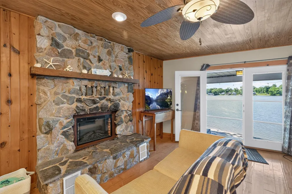 68388 Dailey Road Edwardsburg, MI 49112