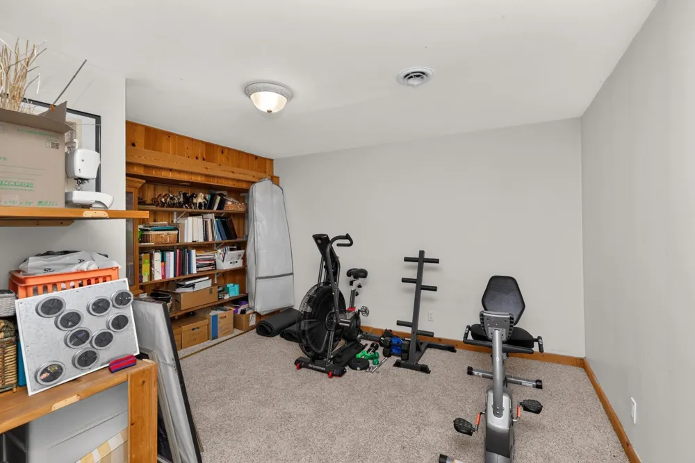 68388 Dailey Road Edwardsburg, MI 49112