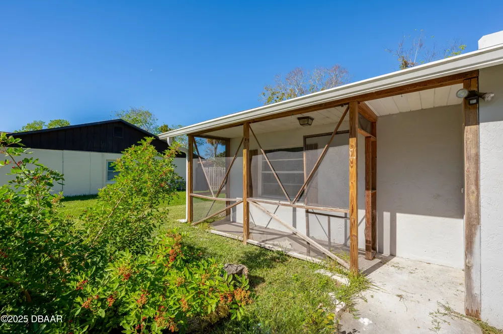 906 Boulder Drive South Daytona, FL 32119