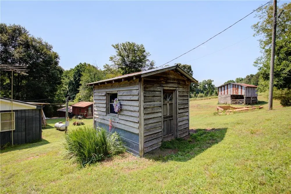 716 Hawkins Road Homer, GA 30547