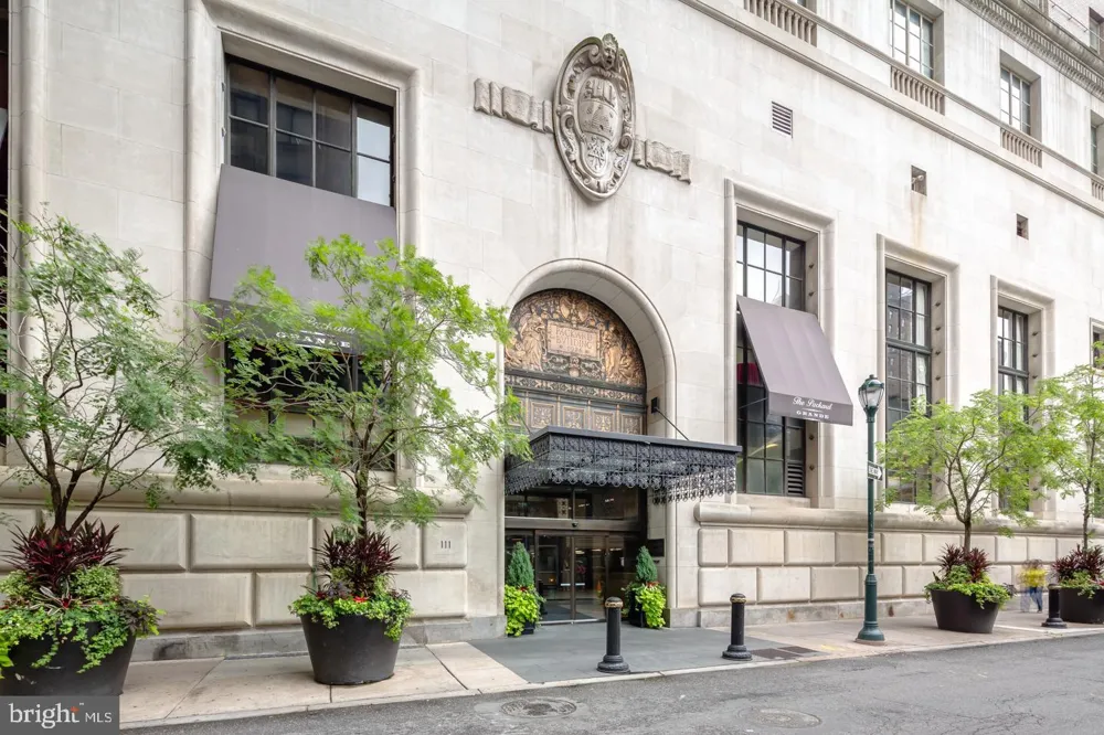 111 S 15TH STREET #1803 Philadelphia, PA 19102