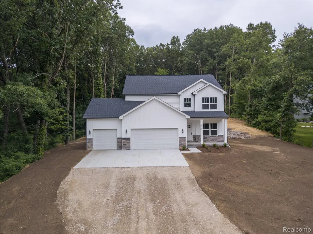 16085 Catalpa Ridge Drive Holly Township, MI 48442