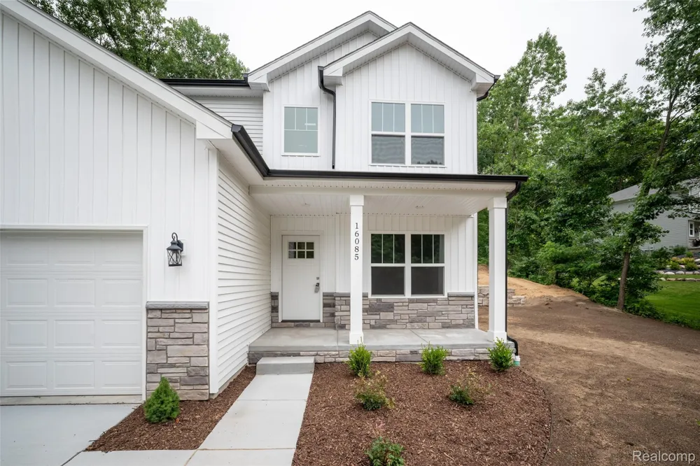 16085 Catalpa Ridge Drive Holly Township, MI 48442