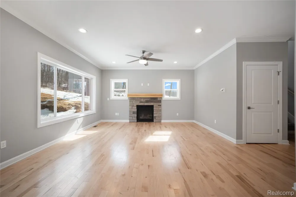16085 Catalpa Ridge Drive Holly Township, MI 48442