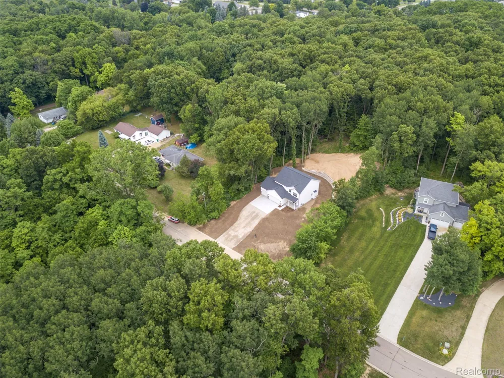 16085 Catalpa Ridge Drive Holly Township, MI 48442
