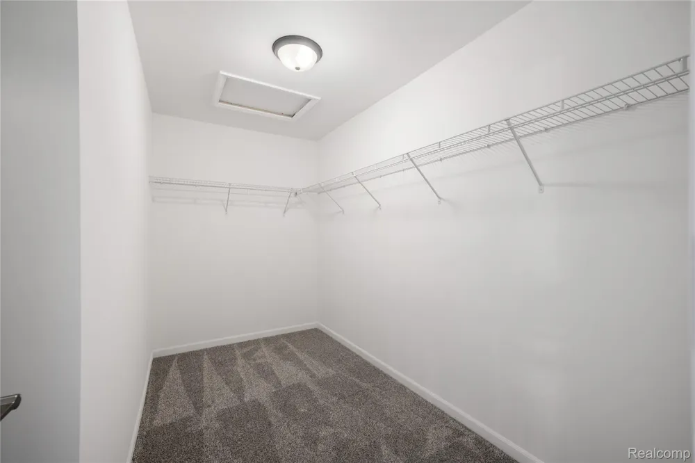 16085 Catalpa Ridge Drive Holly Township, MI 48442