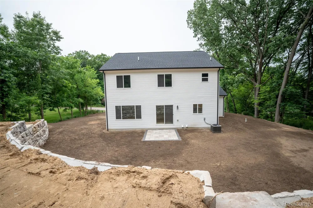 16085 Catalpa Ridge Drive Holly Township, MI 48442